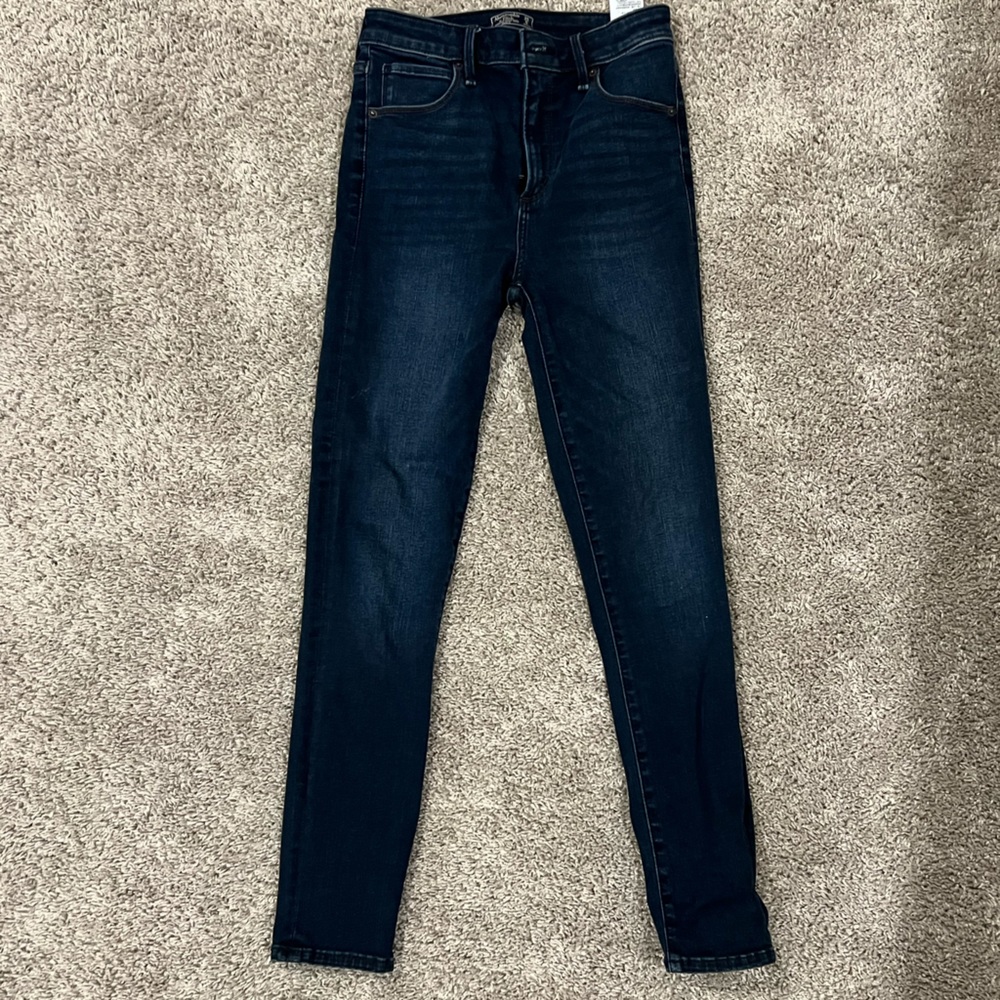 Dark wash skinny jeans